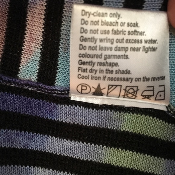 Abstract patterned Poncho - Picture 4 of 5